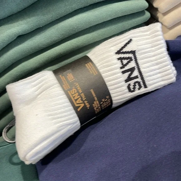 Vans Socks 3 pairs set CREW VANS.
"OFF THE WALL" White/Black
NWT - Picture 5 of 16